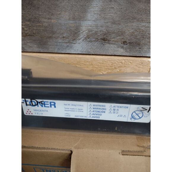 NEW TN213M Konica Minolta Magenta Toner OEM - Picture 2 of 4